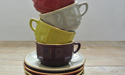 Kop en schotel chocolade
