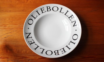 Bord oliebollen 2 x rand bedrukking onder glazuur
